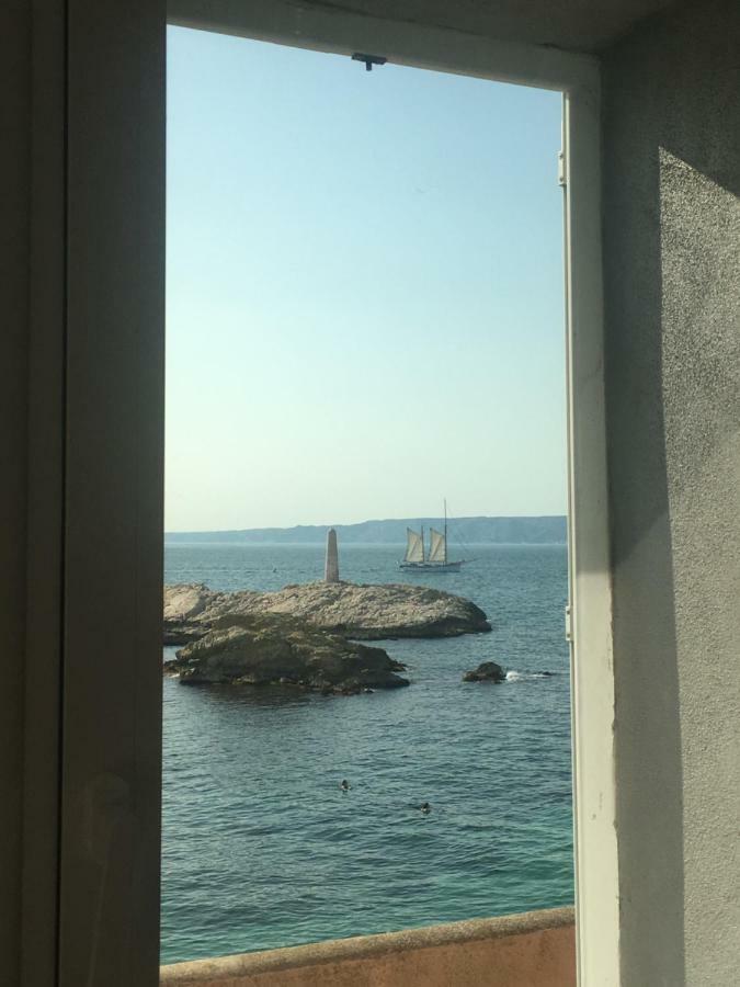 Marseille Malmousque Cabanon 45 M2 Sur L'Eau Apartment Luaran gambar